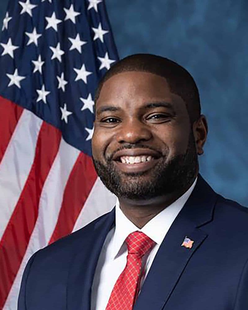 Official portrait of United States Representative Byron Donalds